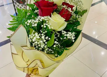 Black Tulip Flowers LLC ( Arabian Center - Al Khawaneej )