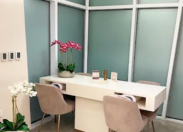 Blink Beauty Bar