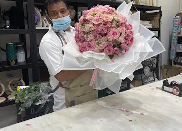 Blooms Flowers and Choco بلومز