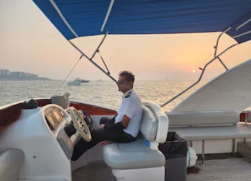 Boat Tour | Yacht Tour | Private Yacht Tours | Yachting | Jetsky rental | Water Sports | Jet car | Cheapest Boat Tour