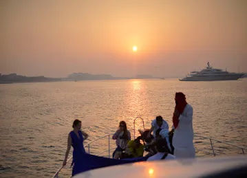 Boat Tour | Yacht Tour | Private Yacht Tours | Yachting | Jetsky rental | Water Sports | Jet car | Cheapest Boat Tour
