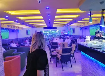 boulevard café street
