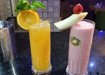 boulevard café street