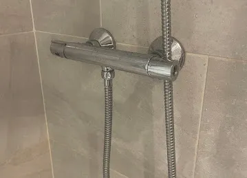 بقالة امواج كلباء