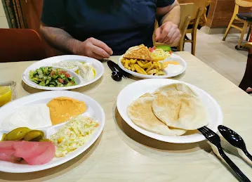 Broasted King Fresh Shawerma Restaurant - Hamdan Branch