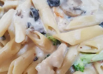 Broccoli Pizza & Pasta