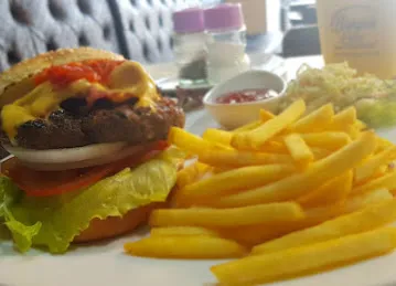 Burger Live JVC