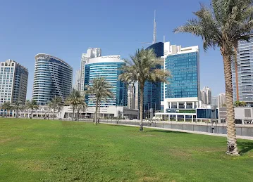 Business Bay Canal Lawn