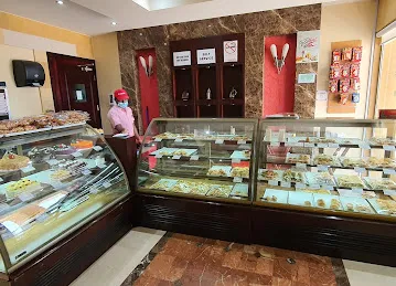 Caesars Restaurant & Confectionery