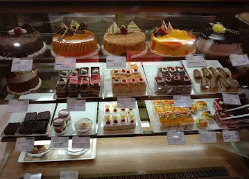 Caesars Restaurant & Confectionery