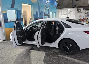 Car battery fixing and mechanical service