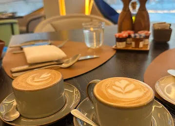 Centrale Restaurant & Lounge