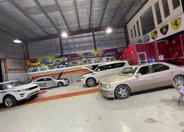 Challenger Hell - Car Garage & Workshop