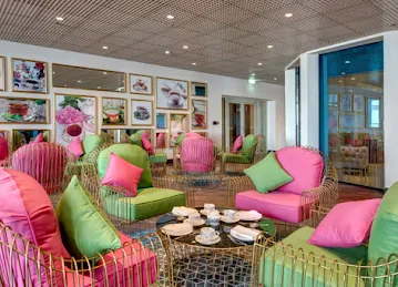Champagne and Tea Lounge
