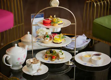 Champagne and Tea Lounge