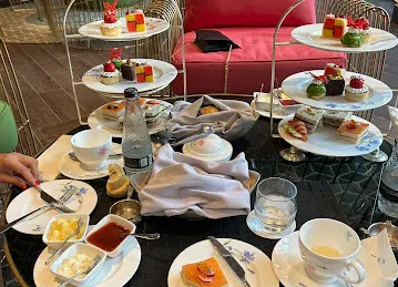 Champagne and Tea Lounge