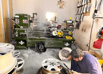 Champion auto painting