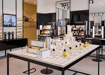 CHANEL FRAGRANCE & BEAUTY