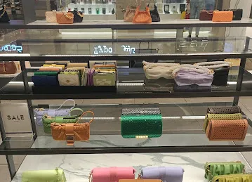 CHARLES & KEITH