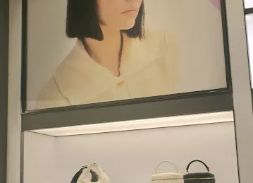 CHARLES & KEITH