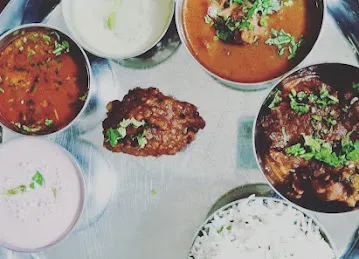Chef Signature Maharashtrian Food