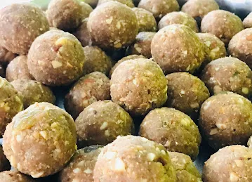 Chef Signature Maharashtrian Food