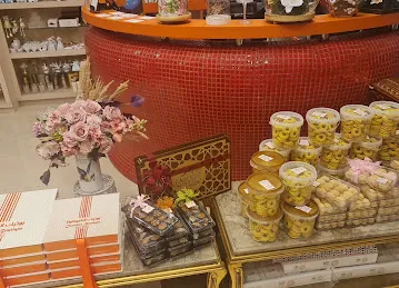 Chocolate and flowers boutique-بوتيك الشوكولا والزهور