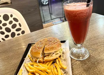 Cold and Hot Cafe