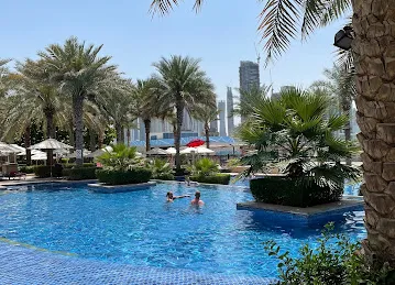 Colleagues Residence Building A1 Fairmont The Palm