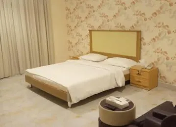 CORNICHE PALACE HOTEL