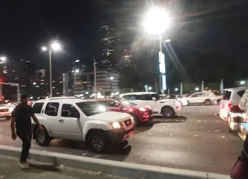 Corniche St / Al Bateen St