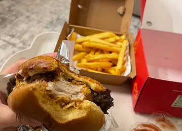 Crave Burgers