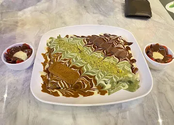 CREPE CASTLE CAFE