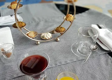 Crystal Lounge