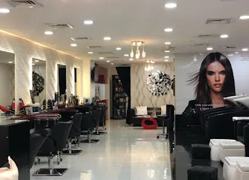 Curls & Colors Ladies Salon