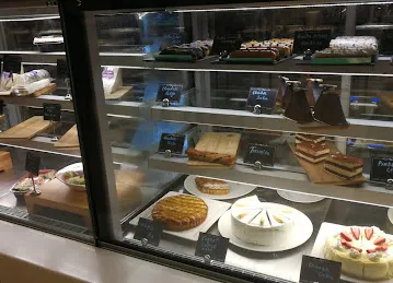 D Cafe`