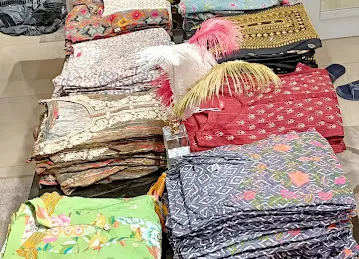 DAHLIA BOUTIQUE &TAILORING STUDIO -AJMAN ( INDIAN WEAR FOR LADIES)