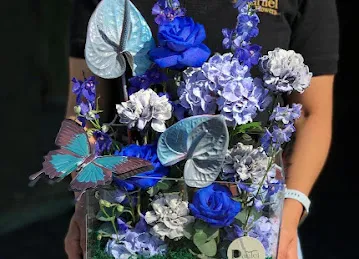 Dantel Flowers