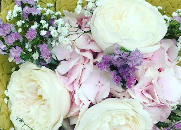 Dantel Flowers
