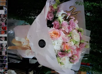 Dantel Flowers