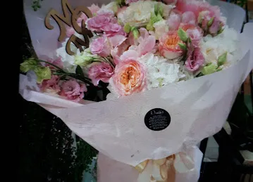Dantel Flowers