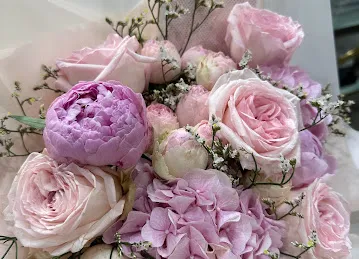 Dantel Flowers