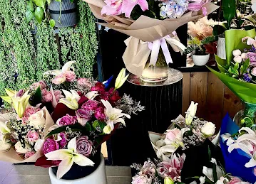 Dantel Flowers Maydan