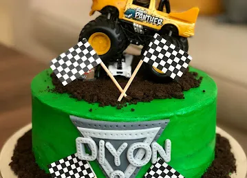 DeluKakes