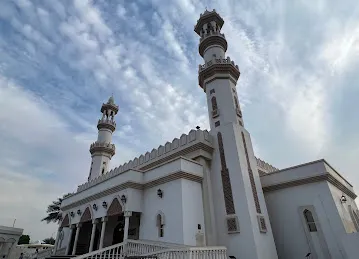 dhurar Ibn Alkhattab Mosque