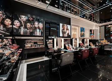 DIOR Fragrance & Beauty Boutique