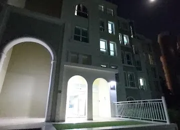 Discovery Gardens Building 194