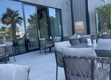 Dlish Cafe