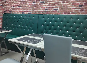 Dream square restaurant