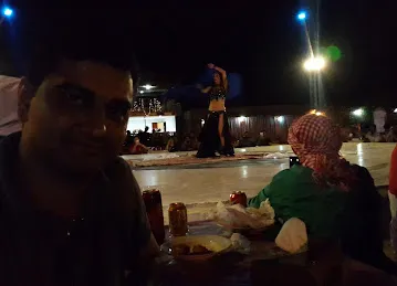 DUBAI BELLY DANCERS